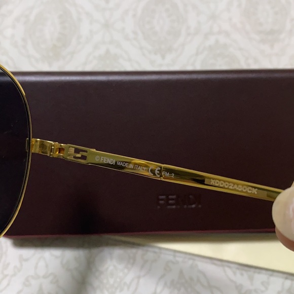BNWT FENDI FF0437/s SUNGLASSES - Picture 4 of 5